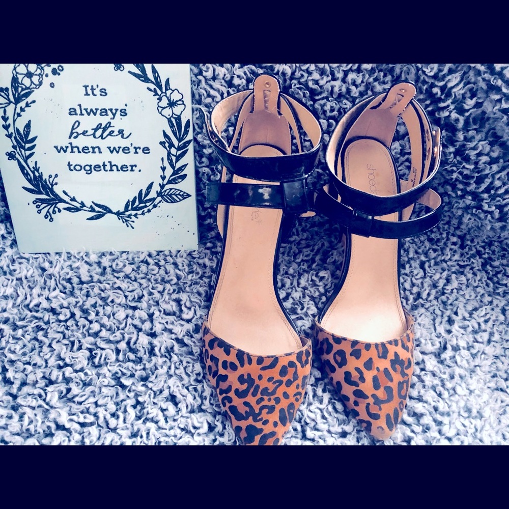 ❌SOLD ❌Shoe dazzle cheetah print high heels